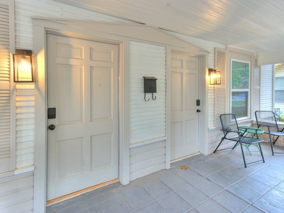 Duplex front porch