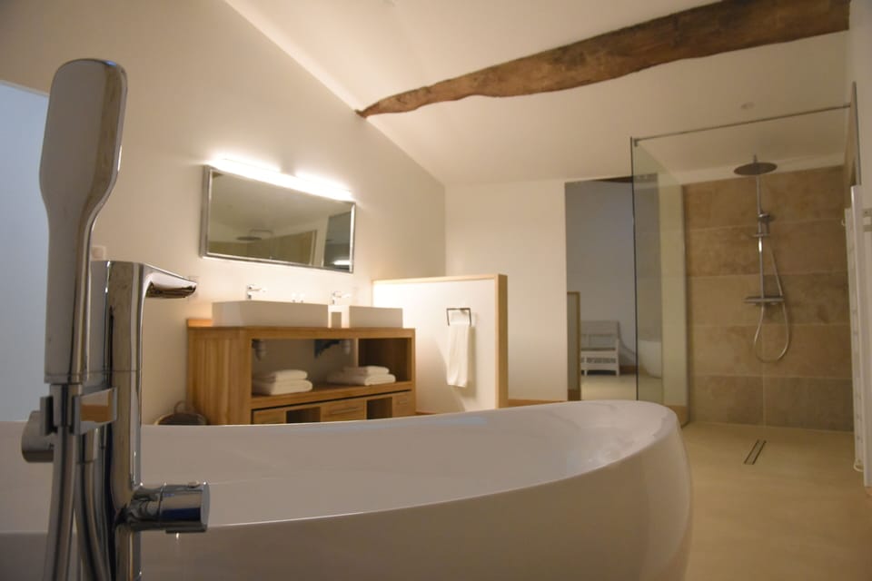 Serenity King Double | Bathroom | Designer toiletries, hair dryer, heated floors, towels