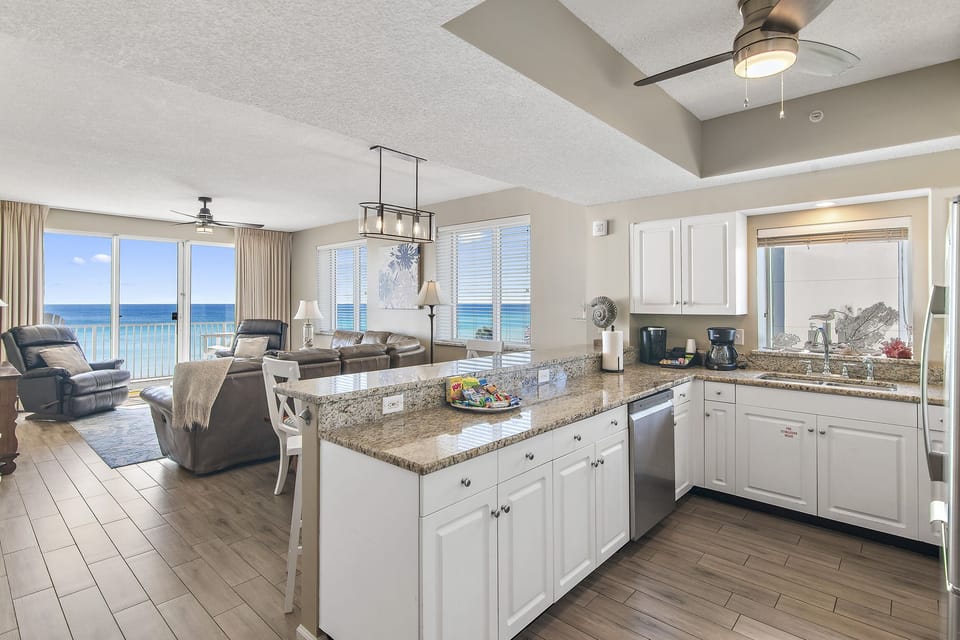 Meal preparation and dining with a view of the Gulf of Mexico!