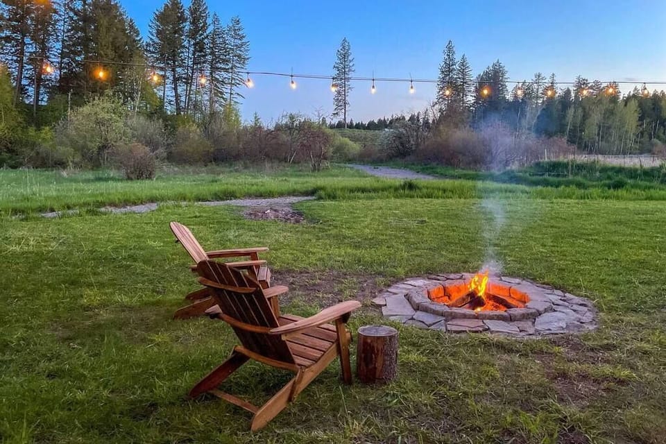 Meghan (guest review): "Loved this home! Its location is perfect, close to downtown Columbia Falls, and also a very secluded property. We saw deer in the field behind the house and the outdoor firepit and sauna were great."