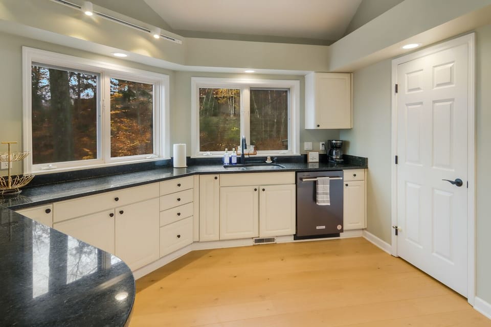 Kitchen with scenic views 