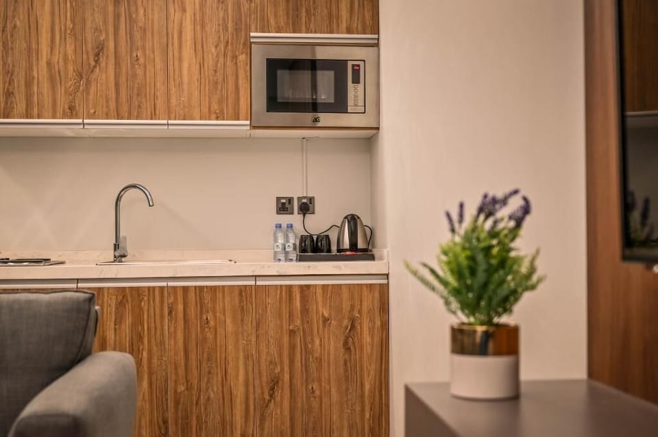 Apartment, 2 Bedrooms | Private kitchen