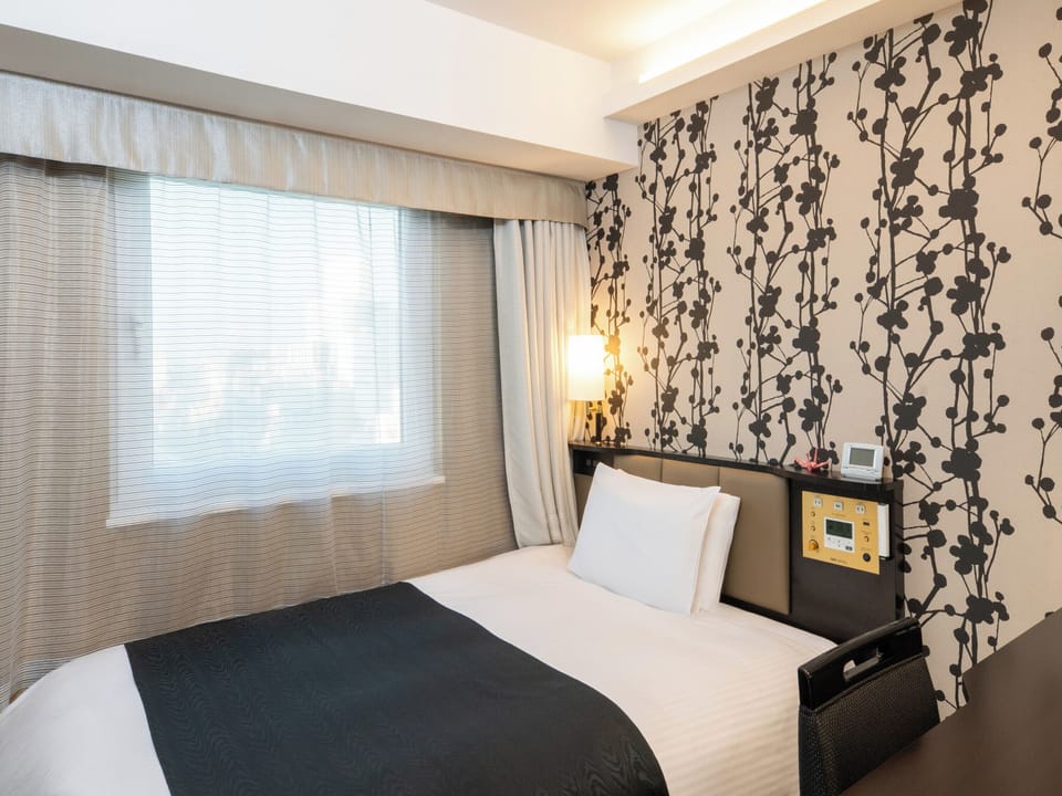 Standard Room, Non Smoking (1person) | Premium bedding, down comforters, desk, laptop workspace