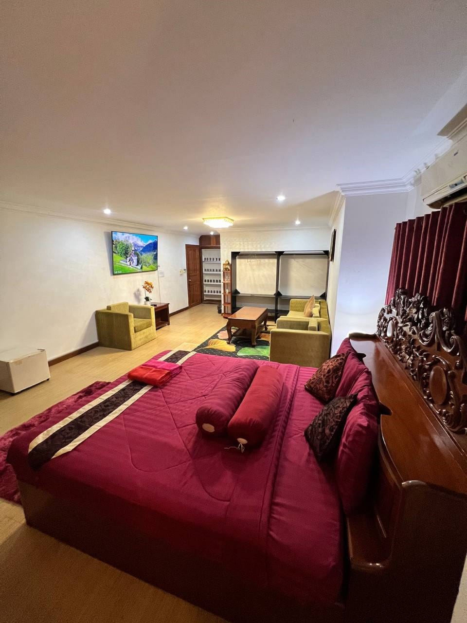 Deluxe Studio Suite | Premium bedding, minibar, individually decorated, individually furnished