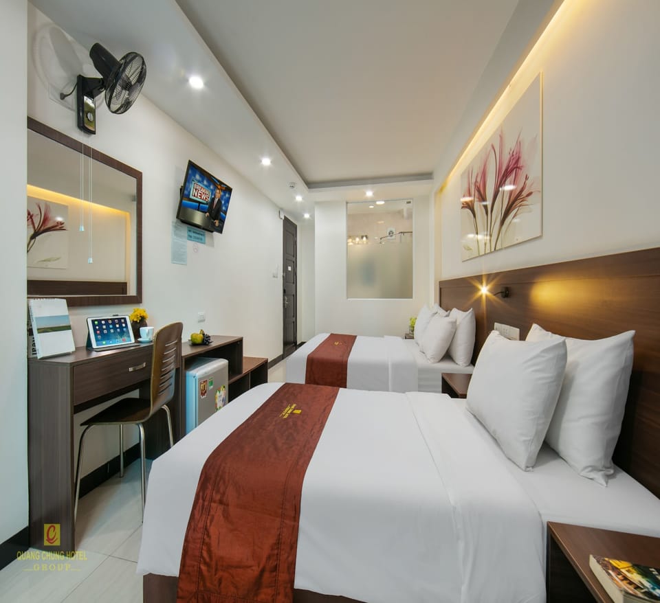 Triple Room | Desk, blackout drapes, soundproofing, free WiFi