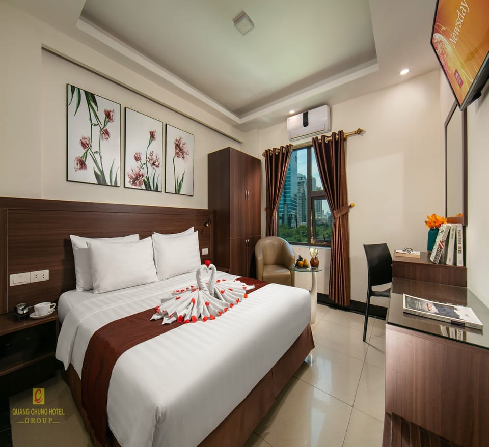 Deluxe Double Room | Minibar, desk, blackout drapes, soundproofing