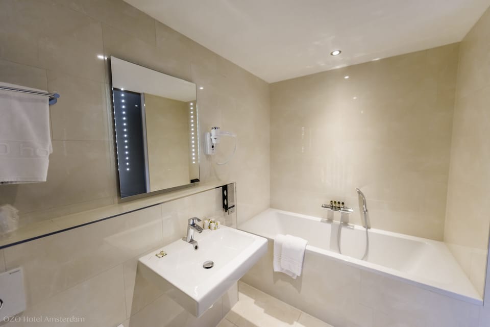 Executive Double Room, 1 Double Bed | Egyptian cotton sheets, premium bedding, minibar, in-room safe