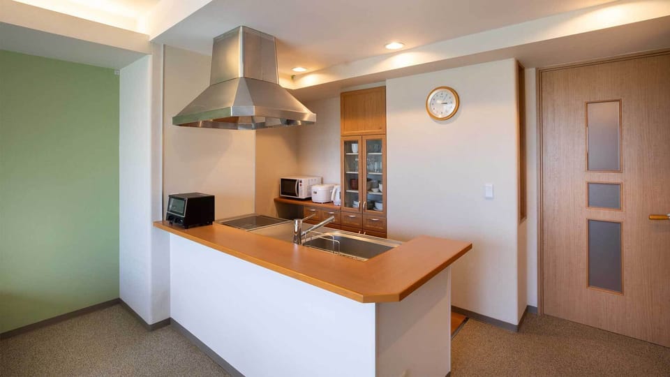 Deluxe Condo | Private kitchen | Fridge, dishwasher, rice cooker, toaster oven