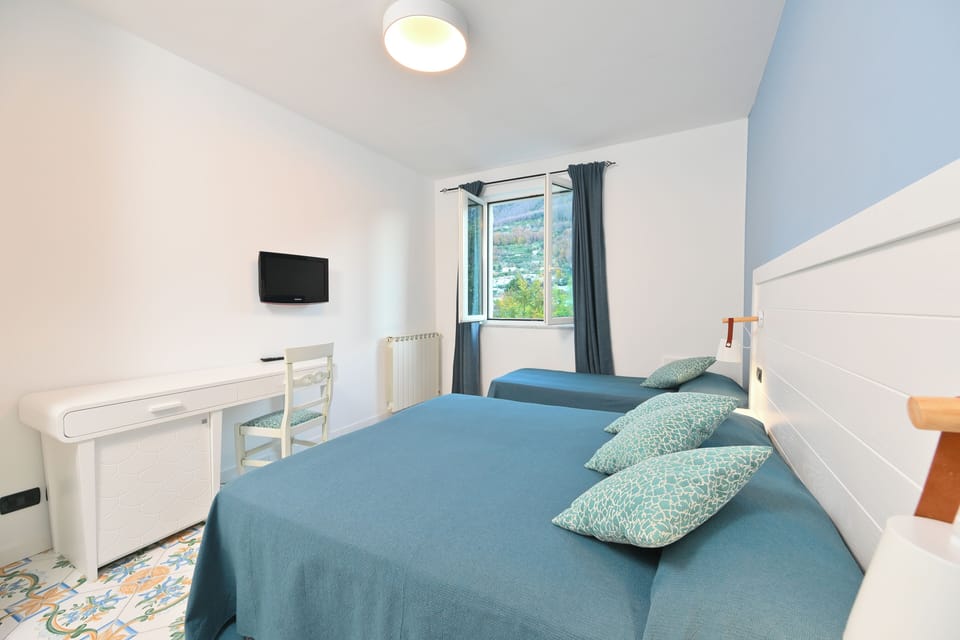 Comfort Triple Room | Individually decorated, individually furnished, desk, laptop workspace
