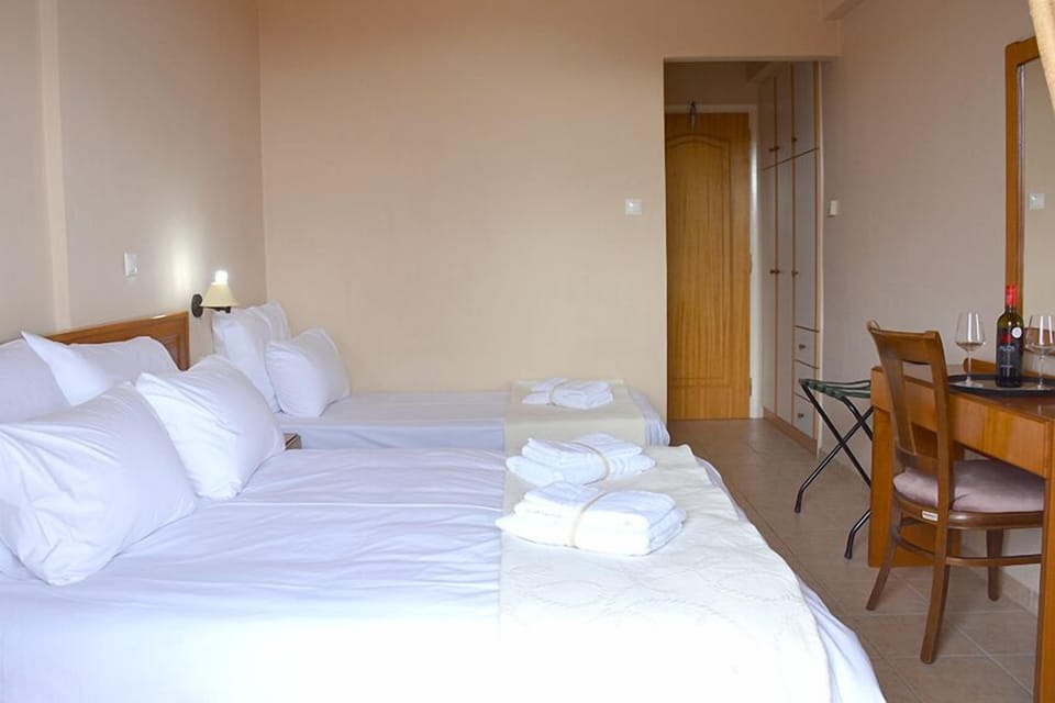 Classic Triple Room | Soundproofing, WiFi (free)
