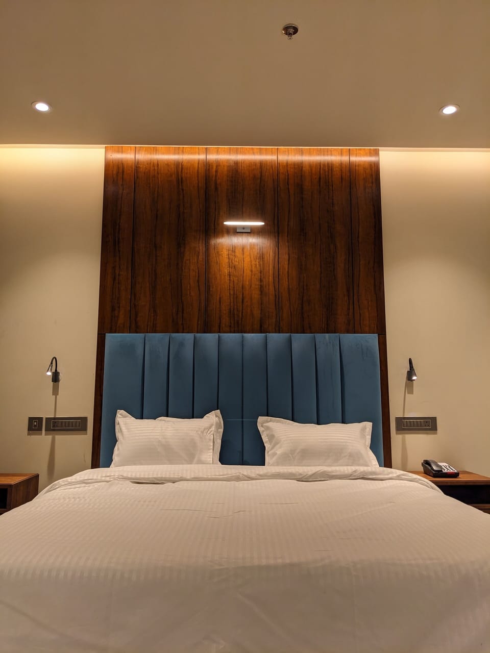 Deluxe Room | In-room safe, free WiFi, bed sheets