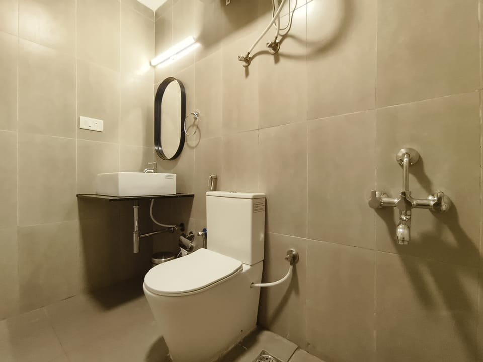 Standard Double Room | Bathroom