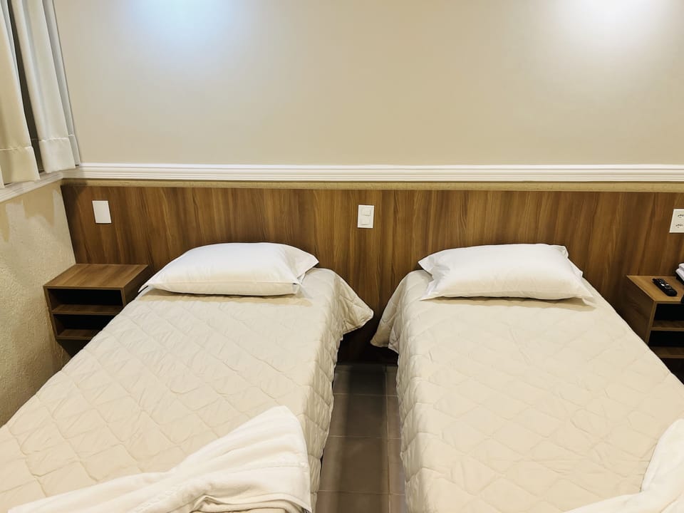 Executive Room | Desk, laptop workspace, free WiFi