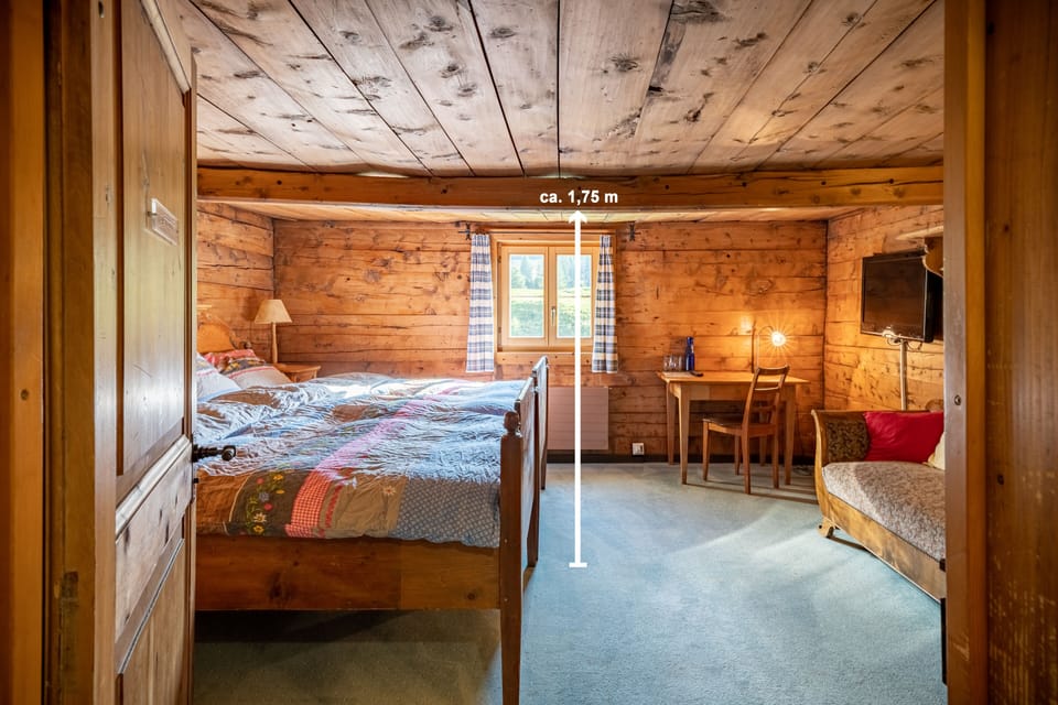 Traditional Double Room, Mountain View | Desk, free WiFi, bed sheets