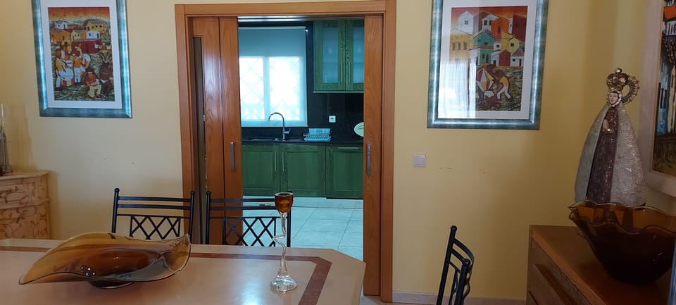 Dining area - connection with the kitchen