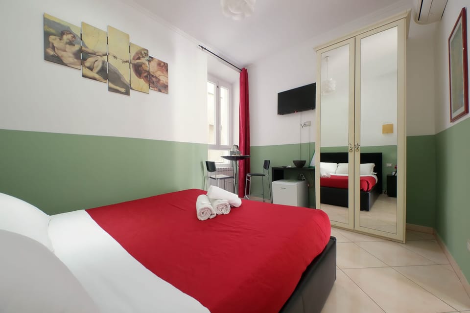 Double Room | In-room safe, free cribs/infant beds, free WiFi, bed sheets