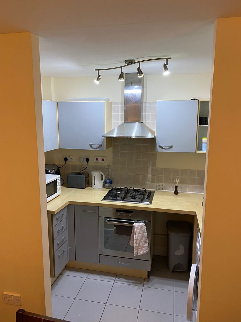 Apartment | Private kitchen | Fridge, microwave, oven, stovetop