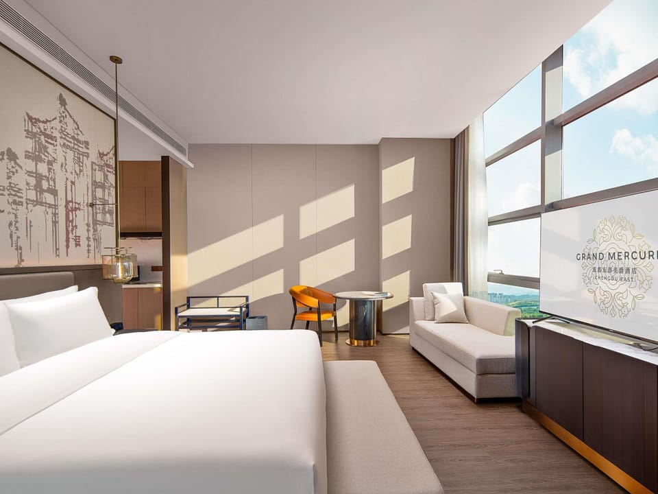 Superior Apartment, 1 King Bed | Hypo-allergenic bedding available, down comforters, desk, cribs (free)