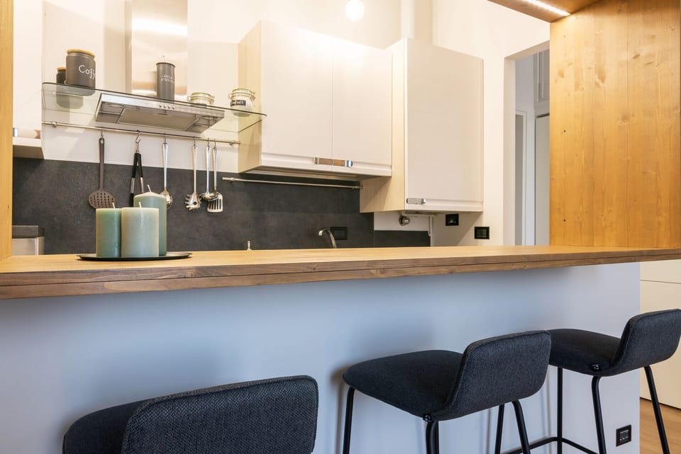 Basic Apartment | Living area