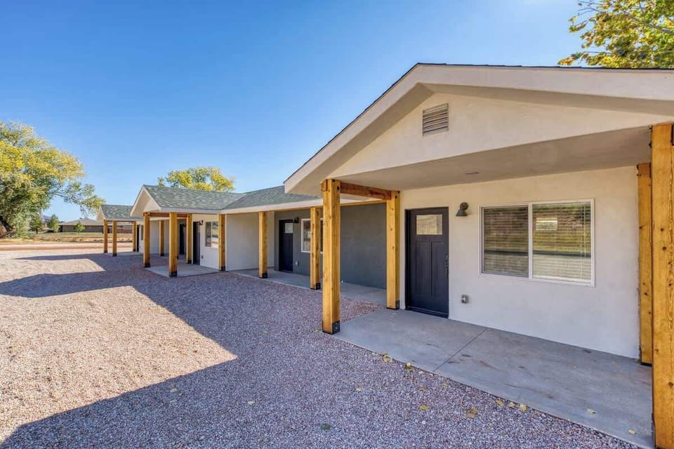Breezeways are located between each suite for added privacy and space.
