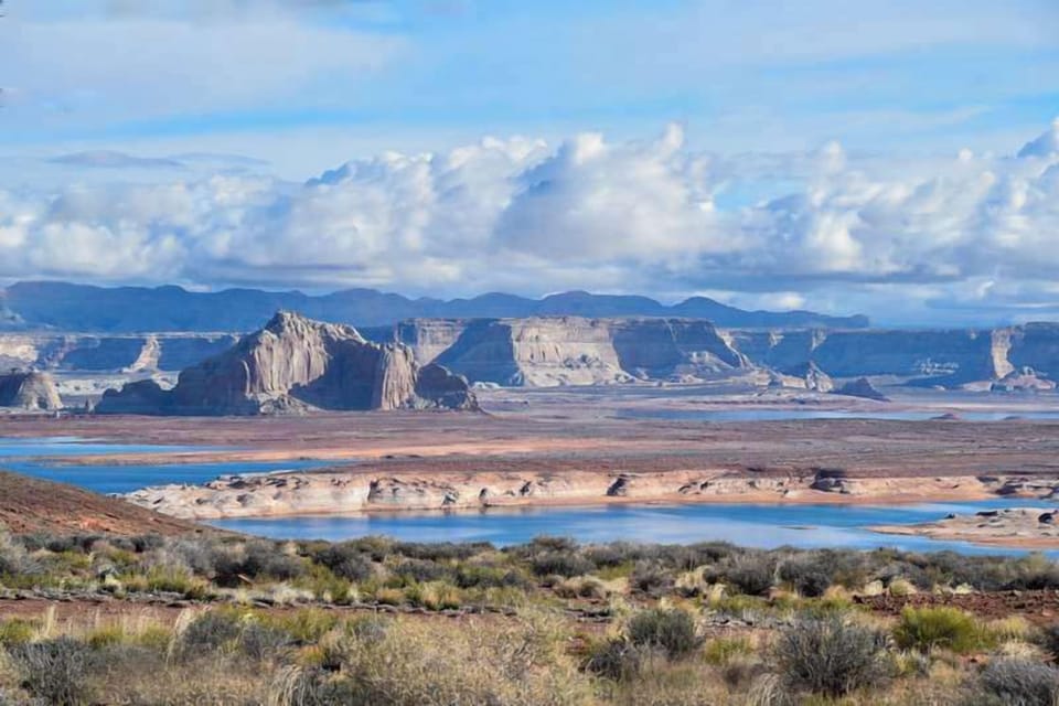 Just over an hour from Kanab—experience the iconic beauty of Lake Powell with easy day trips from your stay.