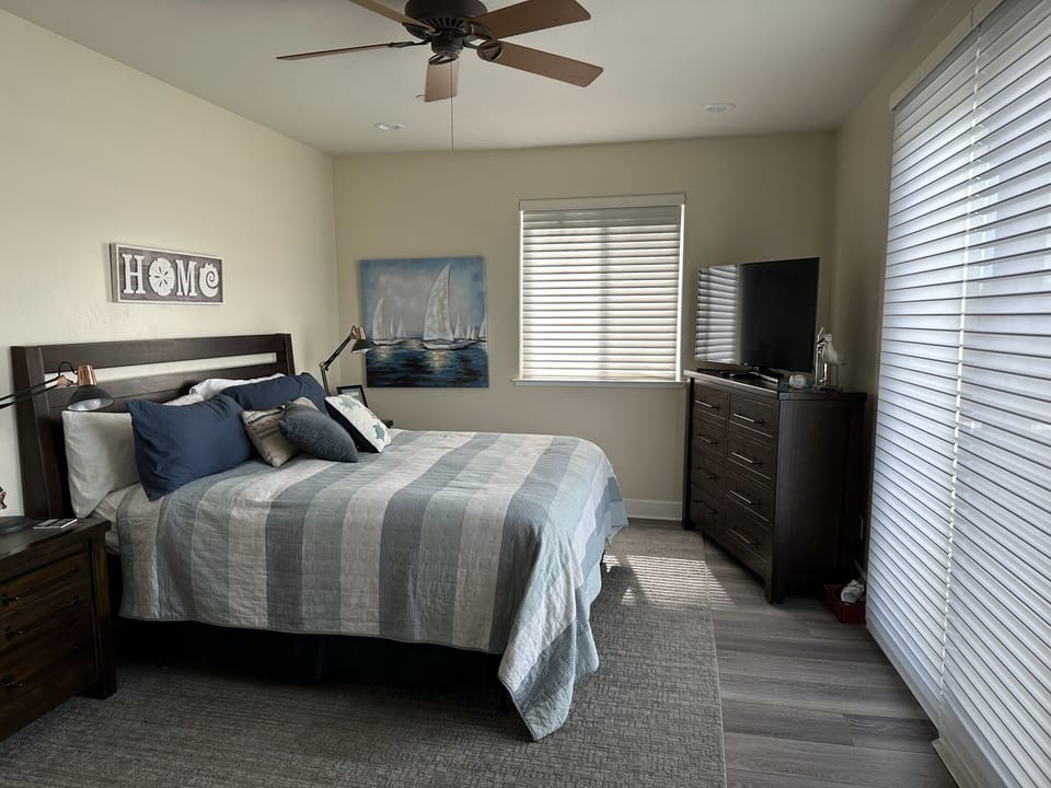 New King bed