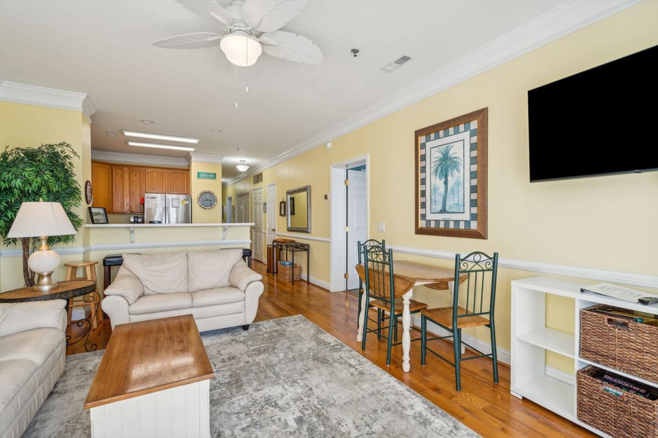 Open Floor Plan Living Room & Kitchen
