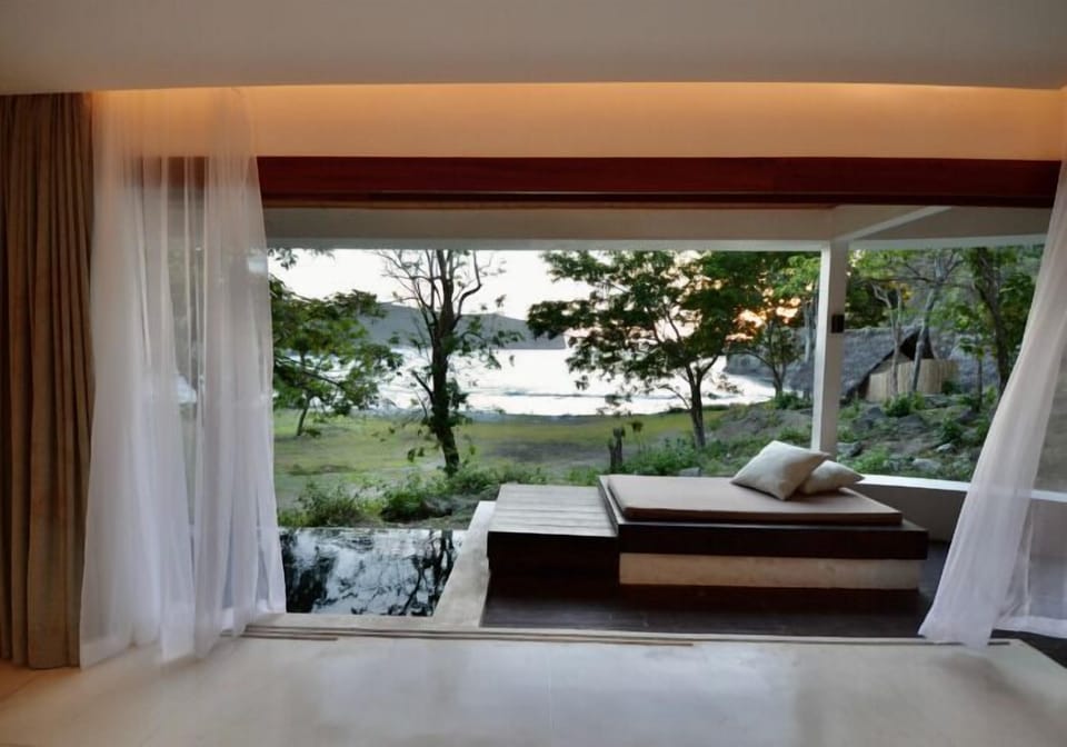 Luxury Suite | Living area