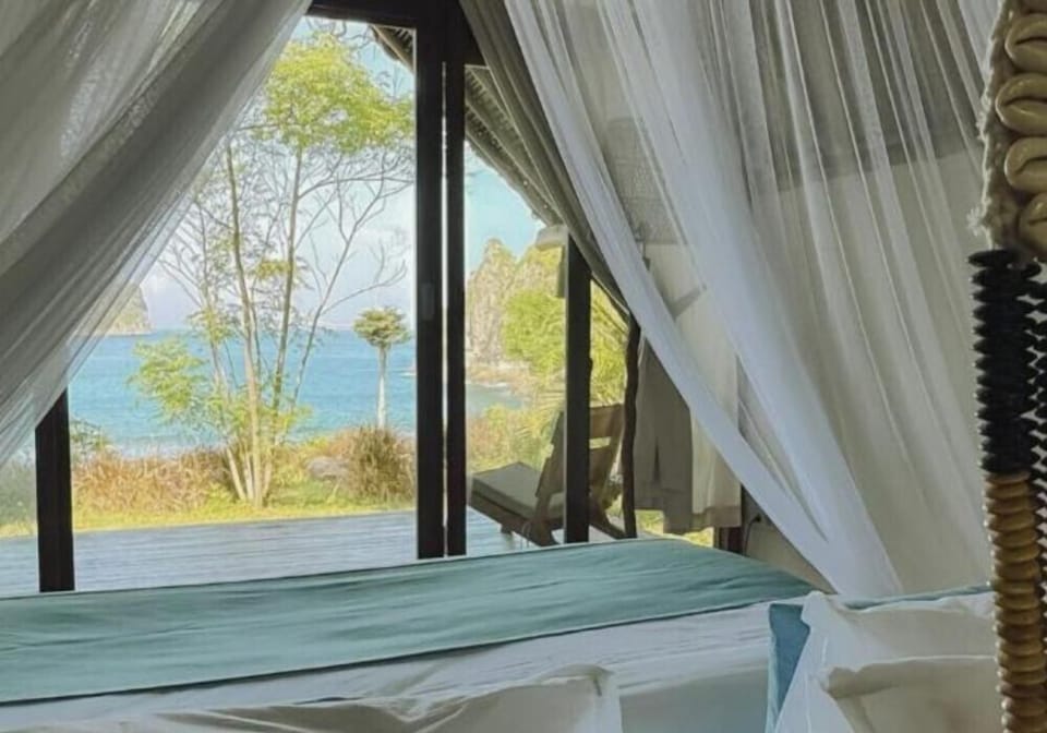 Eco Villas Beach Front | Premium bedding, minibar, in-room safe, desk