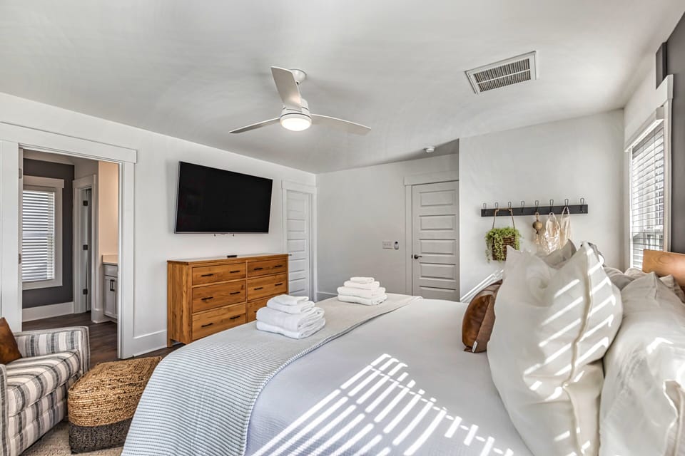 Bedroom #2 with King Bed & Large TV