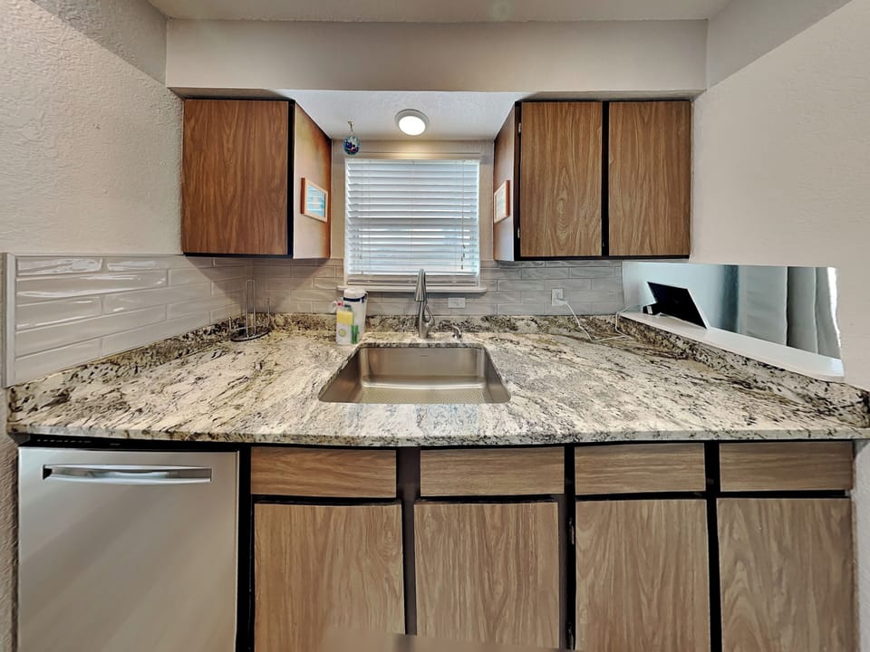 Condo (3 Bedrooms) | Property amenity