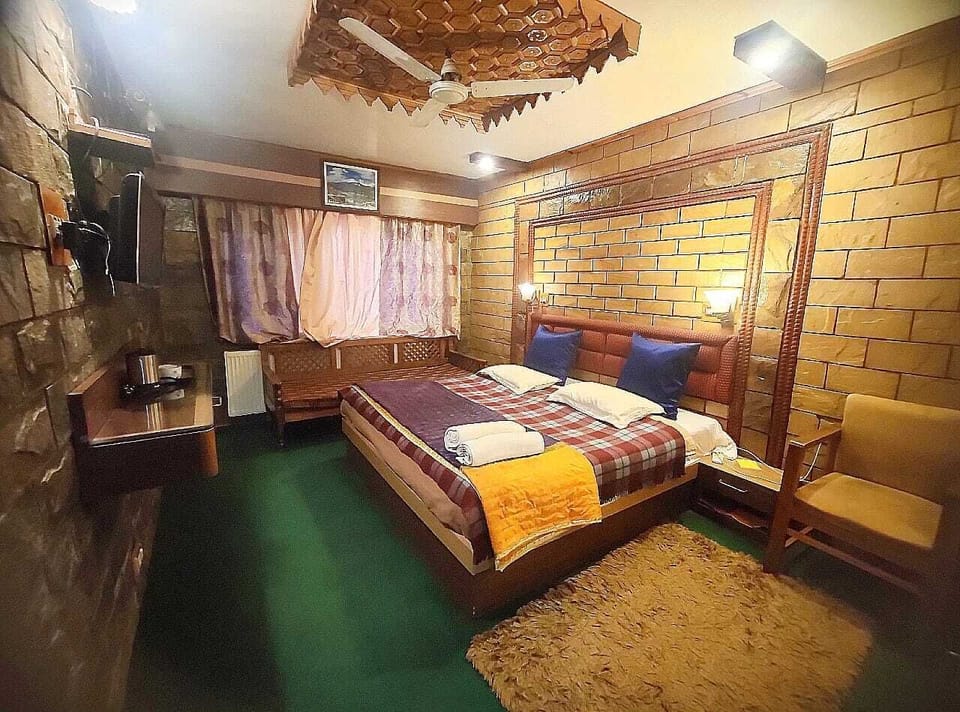 Standard Room | Desk, soundproofing, WiFi (free)