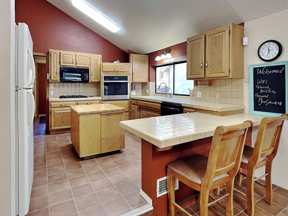 House (4 Bedrooms) | Property amenity