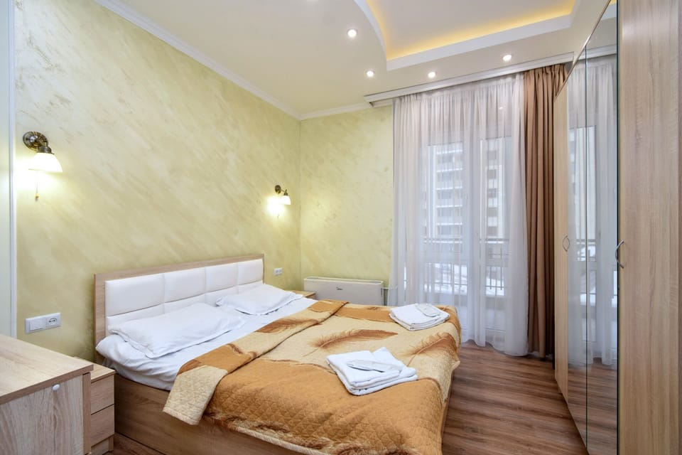 Studio | Desk, laptop workspace, free WiFi, bed sheets