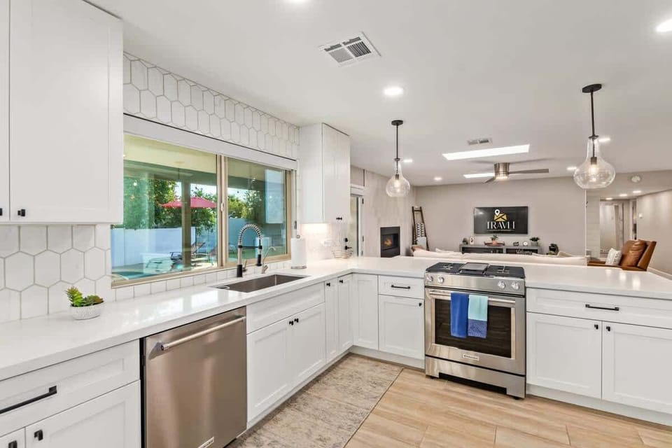 Open Concept Updated Kitchen with Gas Cooktop