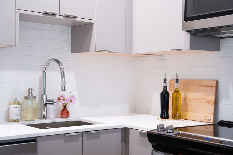 The property is also stocked with kitchen basics including olive oil, balsamic vinegar, salt & pepper 