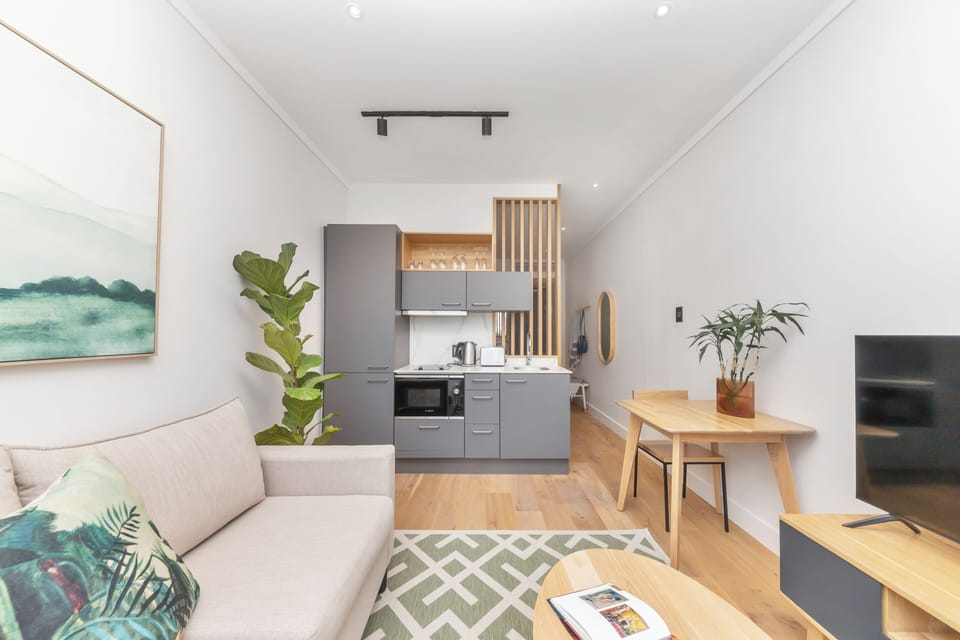 Studio, 1 Bedroom, City View | Interior