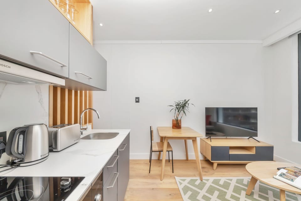 Studio, 1 Bedroom, City View | Room amenity