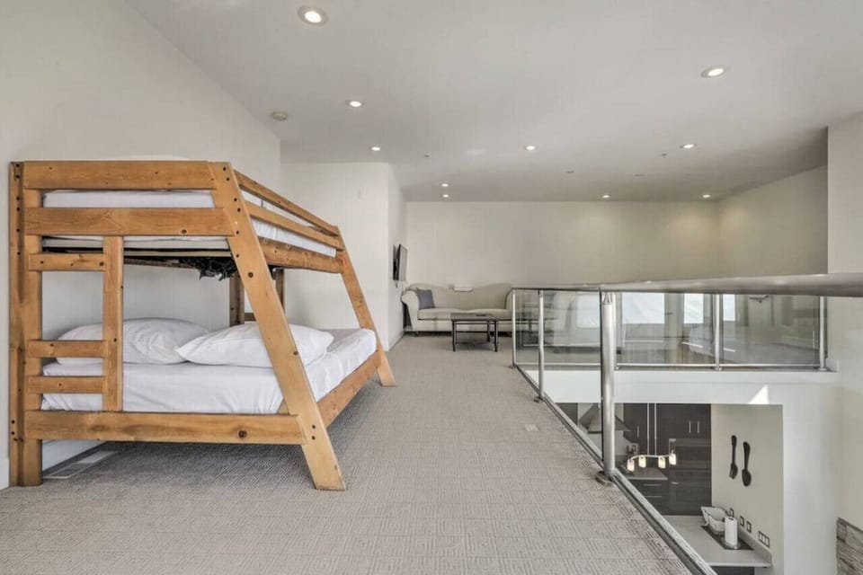 With extra Twin/Full bunk beds in the loft,