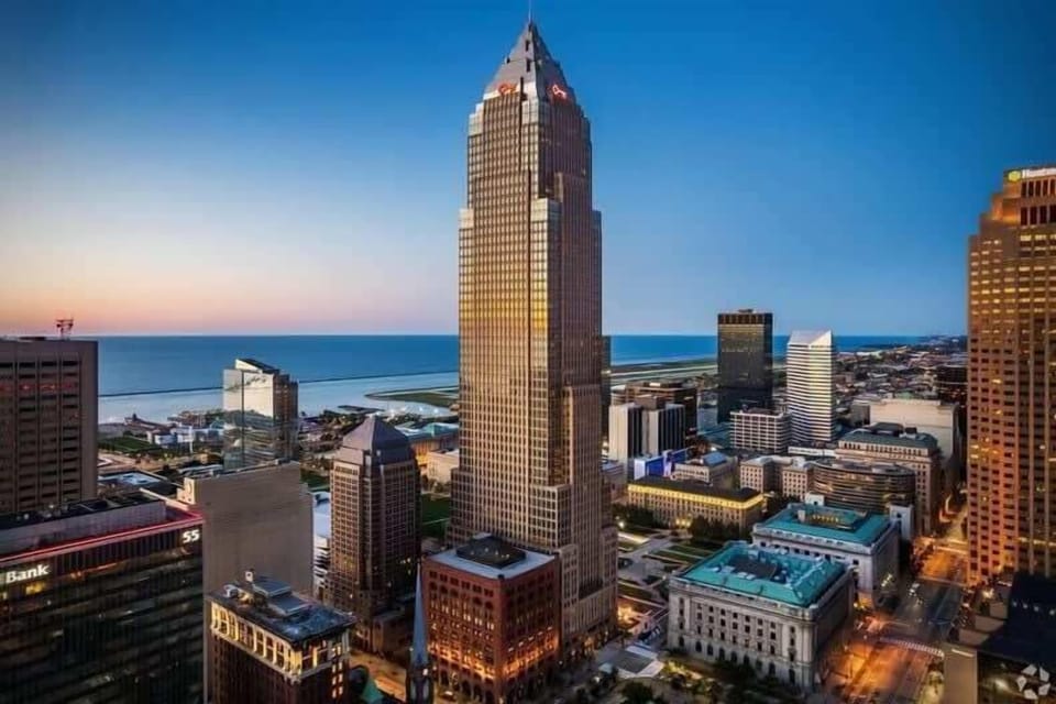 1.9 miles to Key Tower