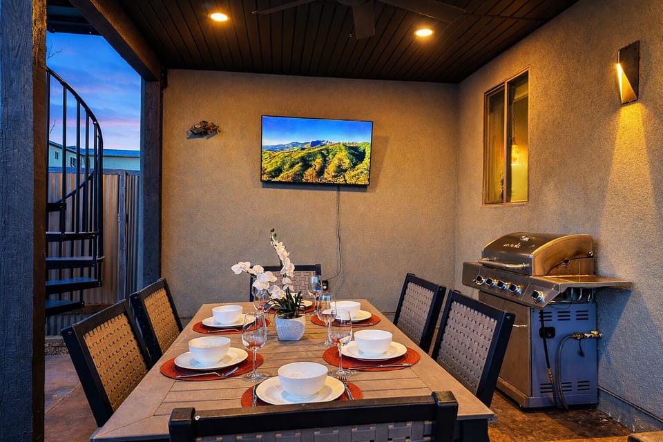 Covered Outdoor Eating and BBQ