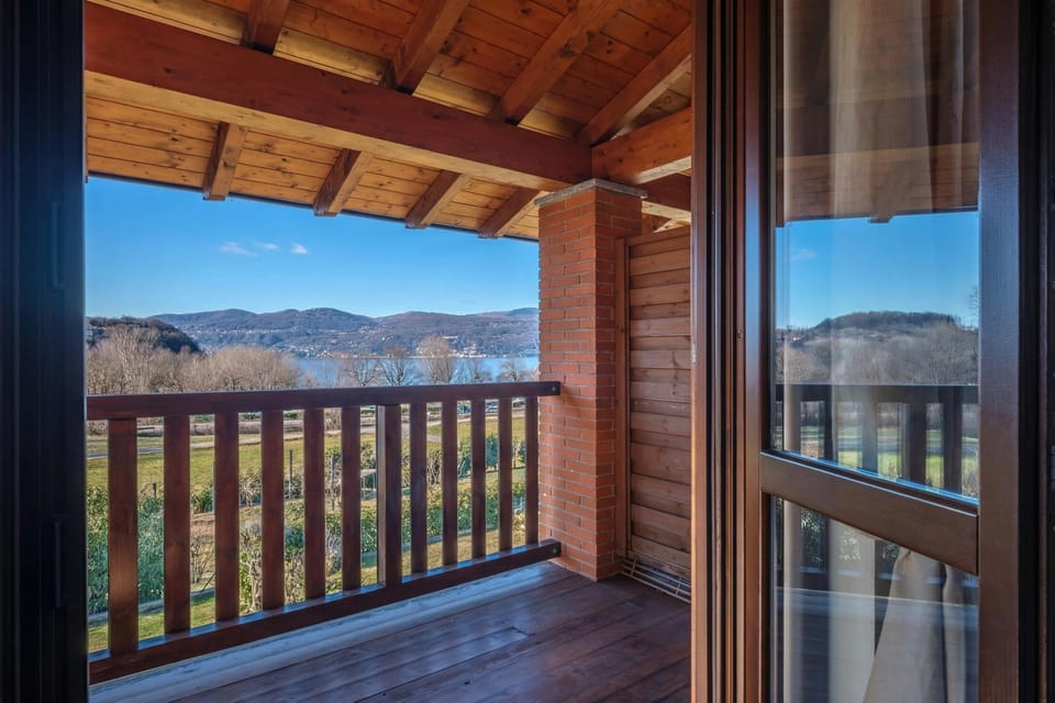 Family House, 3 Bedrooms, 2 Bathrooms (La Luna nel Lago - Lake View Garden &) | Interior