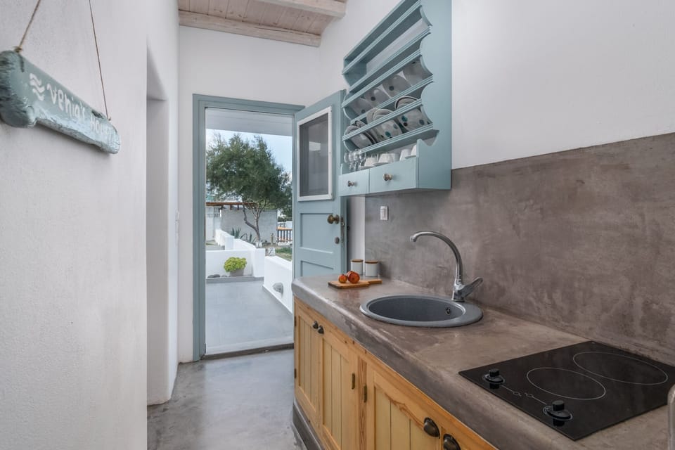 Basic House | Private kitchen | Electric kettle