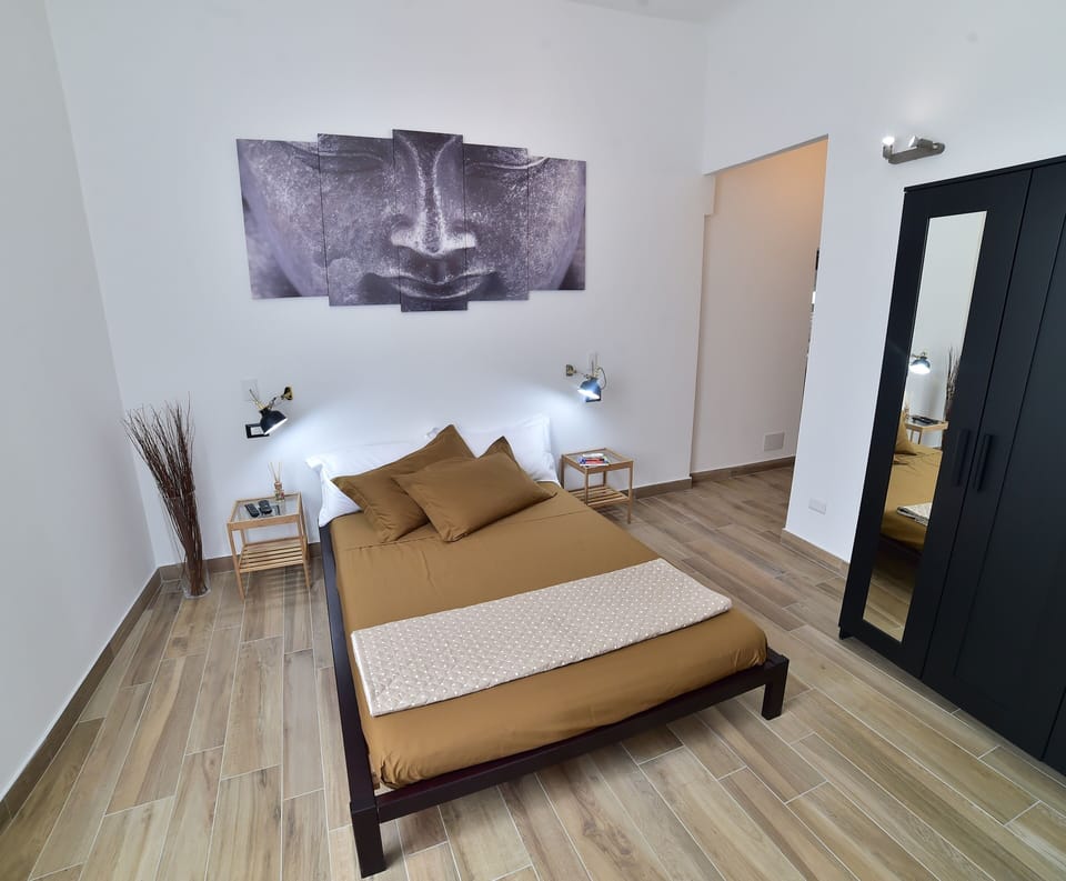 Basic Double or Twin Room, City View | Frette Italian sheets, premium bedding, in-room safe, desk