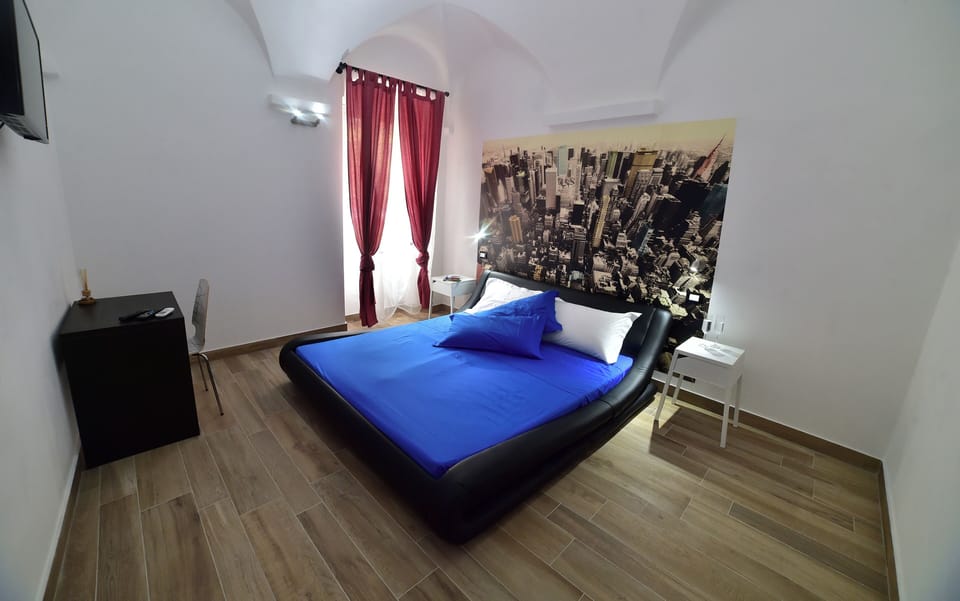 Standard Room | Frette Italian sheets, premium bedding, in-room safe, desk