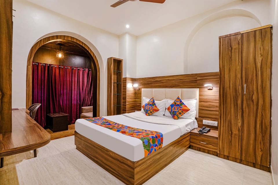 Luxury Room | Egyptian cotton sheets, premium bedding, in-room safe, free WiFi