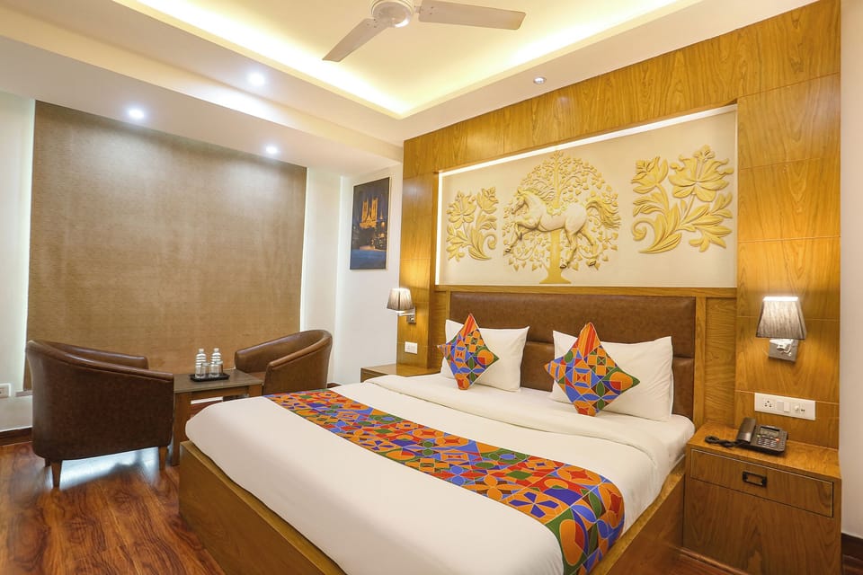 Egyptian cotton sheets, premium bedding, in-room safe, free WiFi