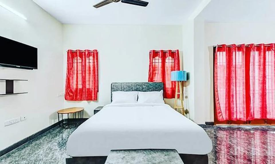 Family Room | Egyptian cotton sheets, premium bedding, in-room safe, free WiFi