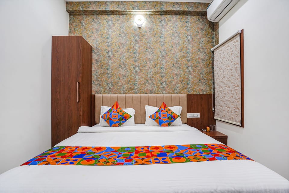 Deluxe Room | Egyptian cotton sheets, premium bedding, in-room safe, free WiFi