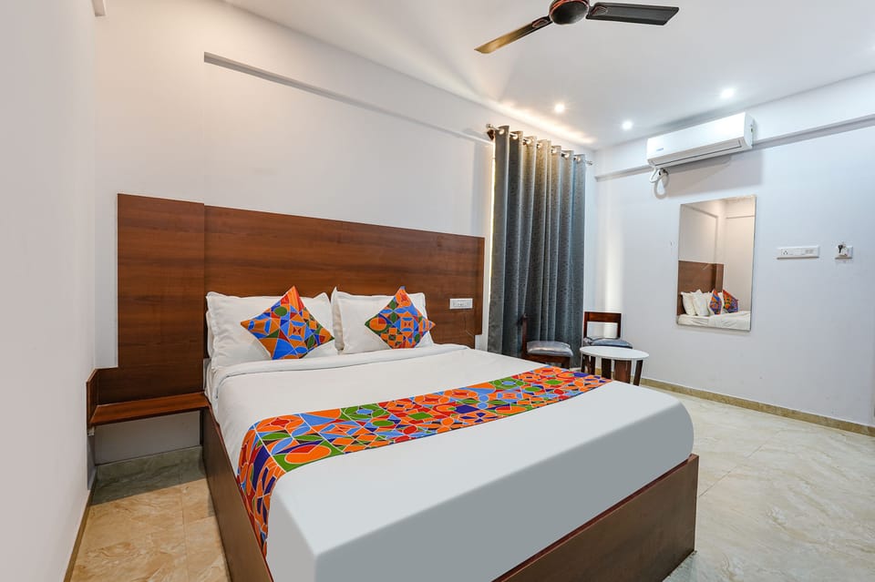 Egyptian cotton sheets, premium bedding, in-room safe, free WiFi